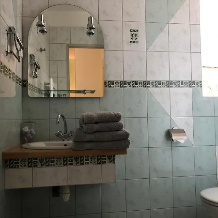 Le Cedre Bleu Bed & Breakfast Grosrouvre