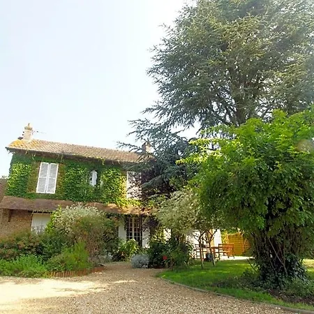 Le Cedre Bleu Bed & Breakfast Grosrouvre
