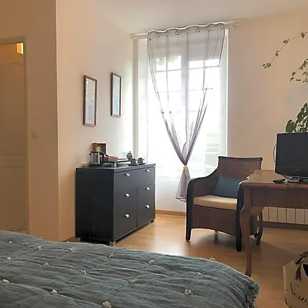 Le Cedre Bleu Bed & Breakfast Grosrouvre