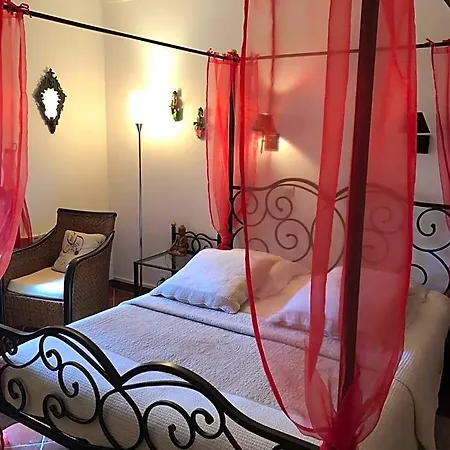 Le Cedre Bleu Bed & Breakfast 3*
