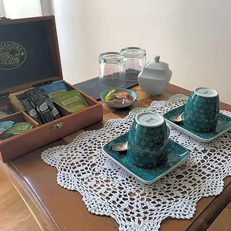 Le Cedre Bleu Bed & Breakfast Grosrouvre